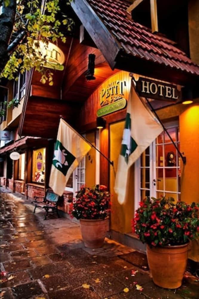 Petit Casa Da Montanha Hotel Gramado Exterior foto
